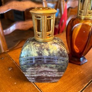 Lamp Berger (2) and La-Tee Da (1)